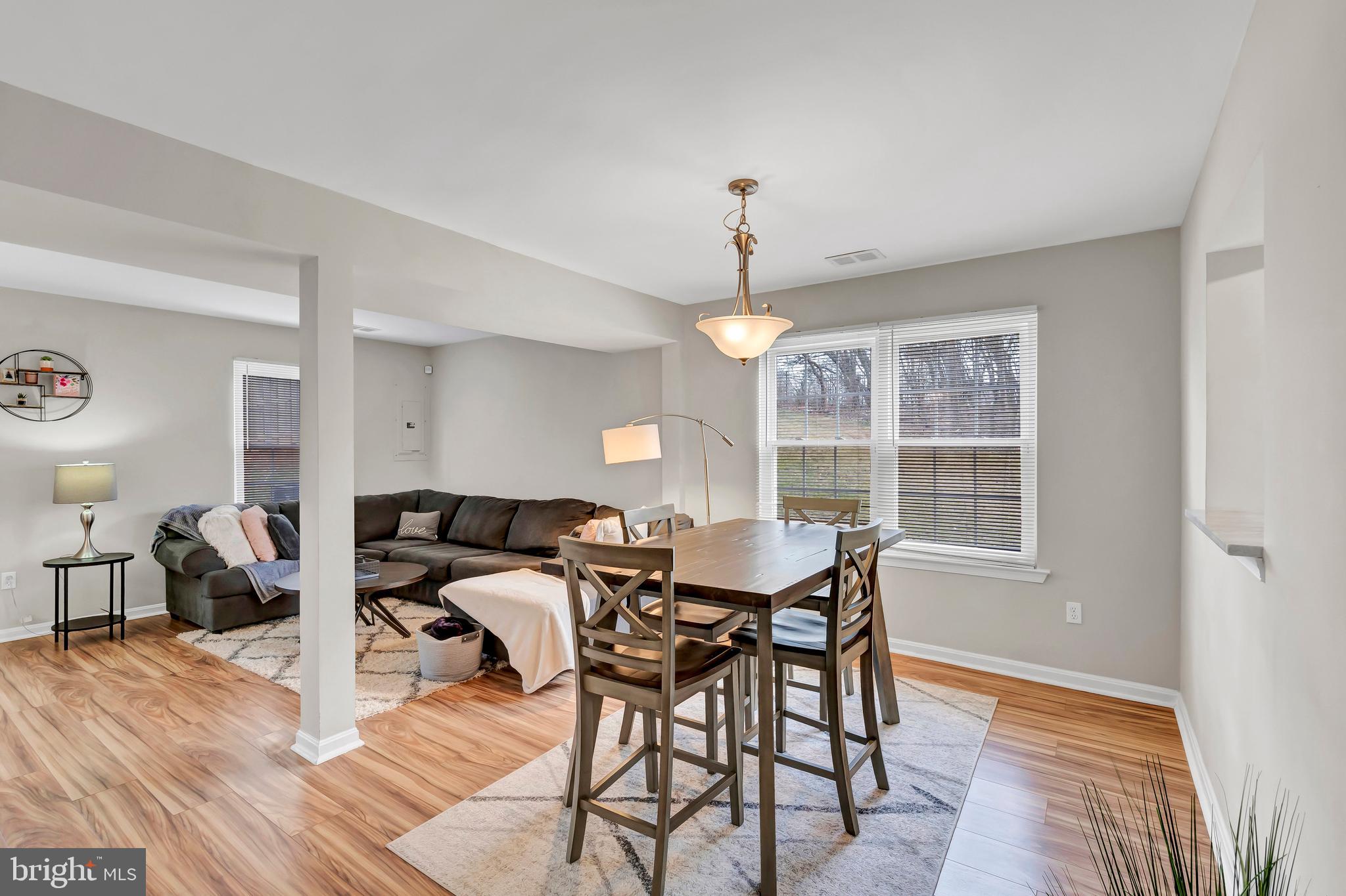 1841 CEDARWOOD COURT