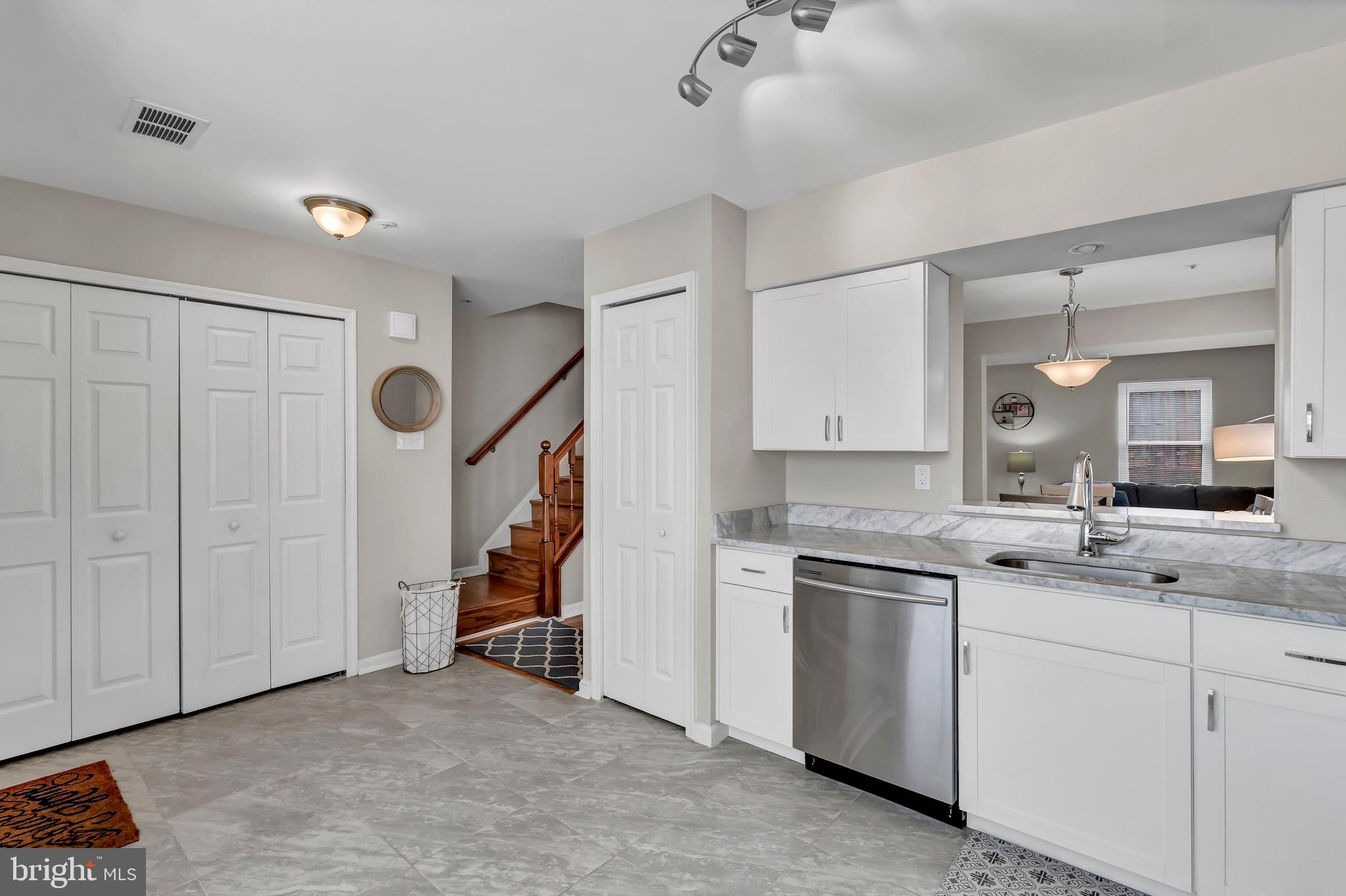 1841 CEDARWOOD COURT