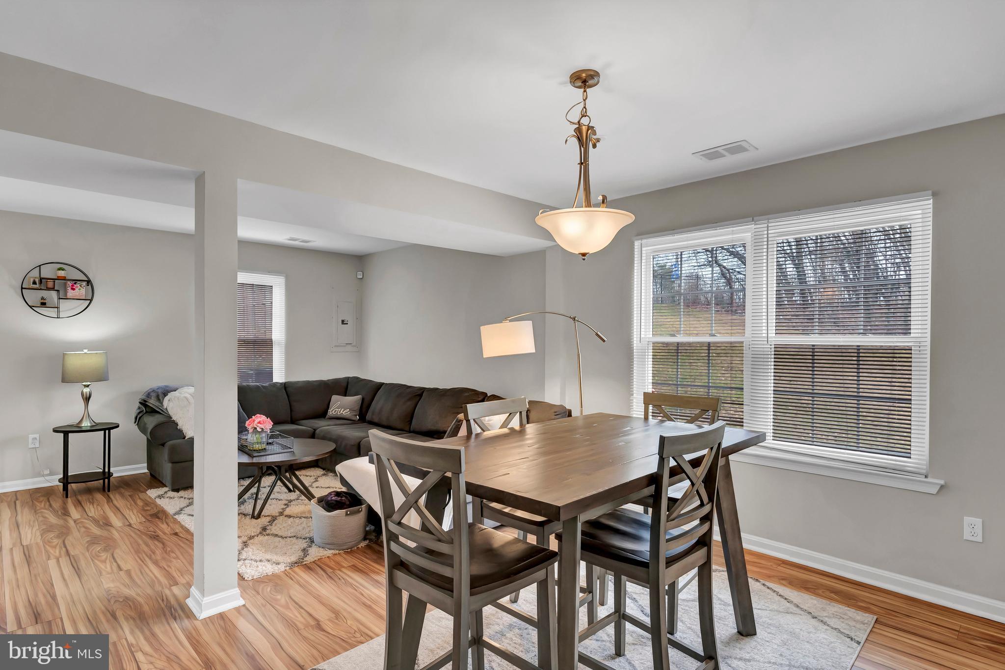 1841 CEDARWOOD COURT