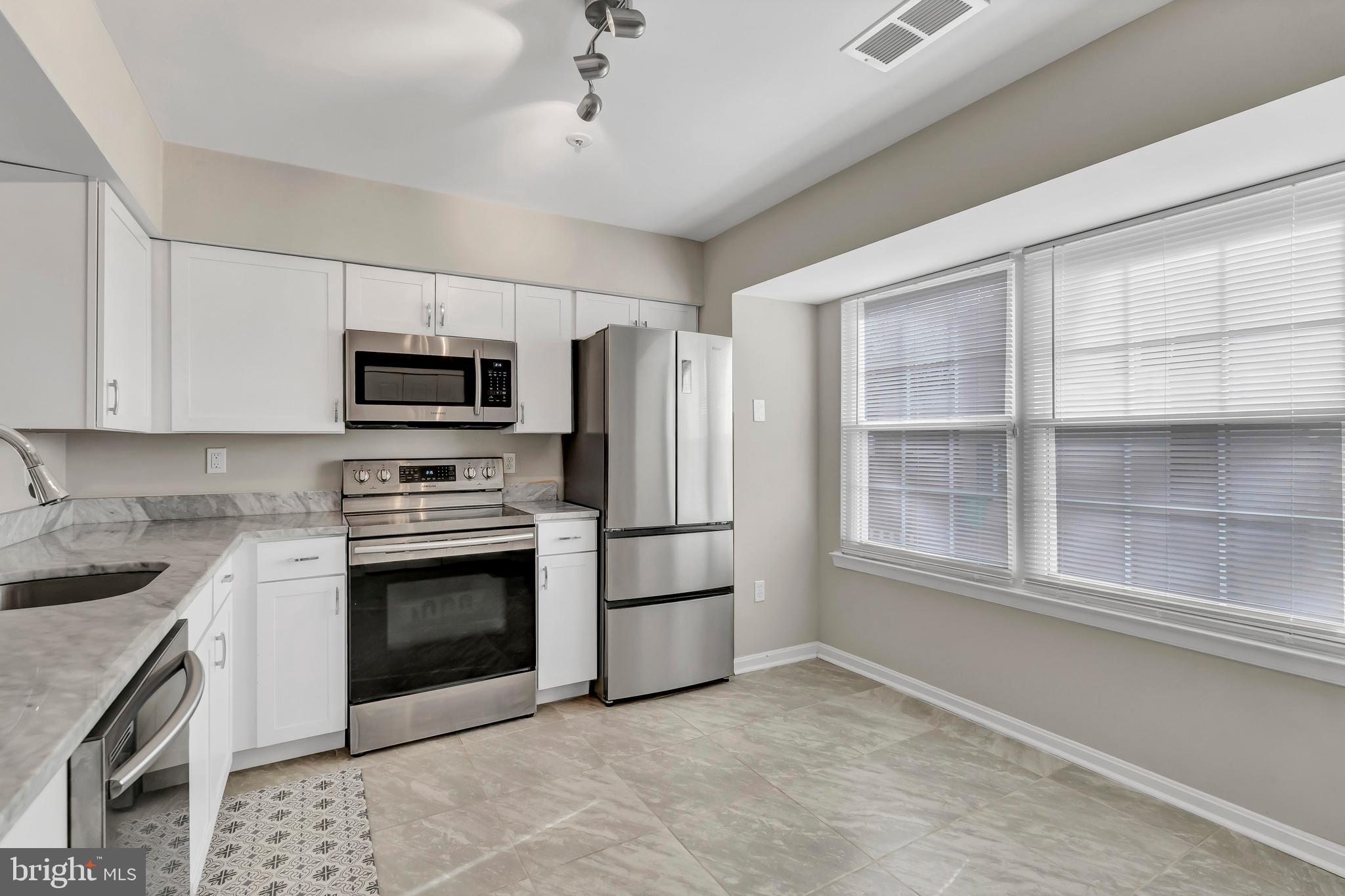 1841 CEDARWOOD COURT