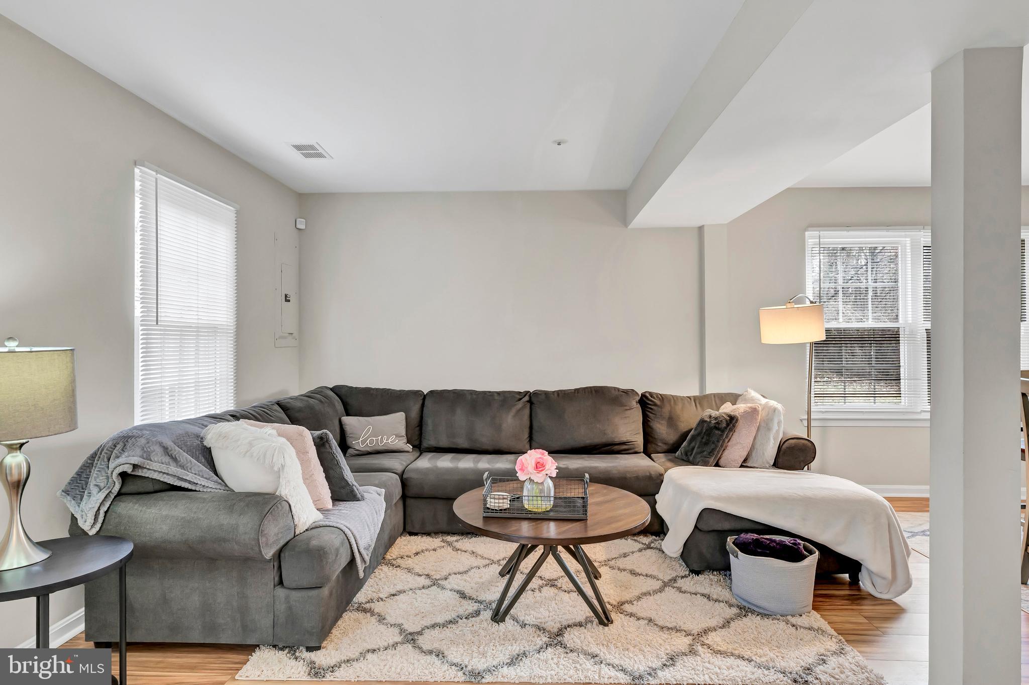 1841 CEDARWOOD COURT