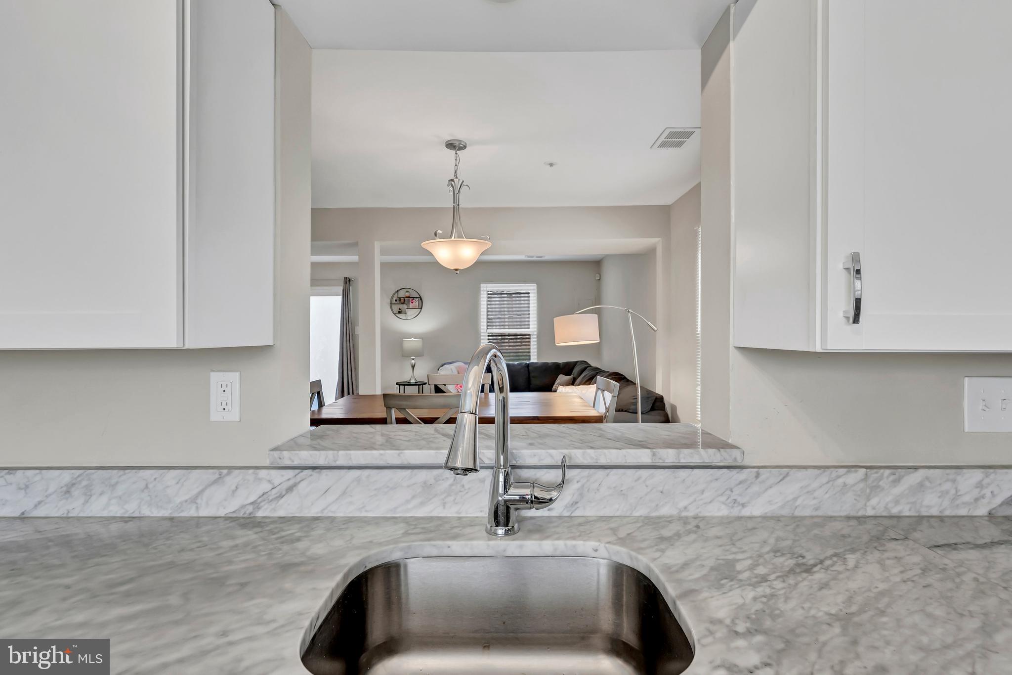 1841 CEDARWOOD COURT