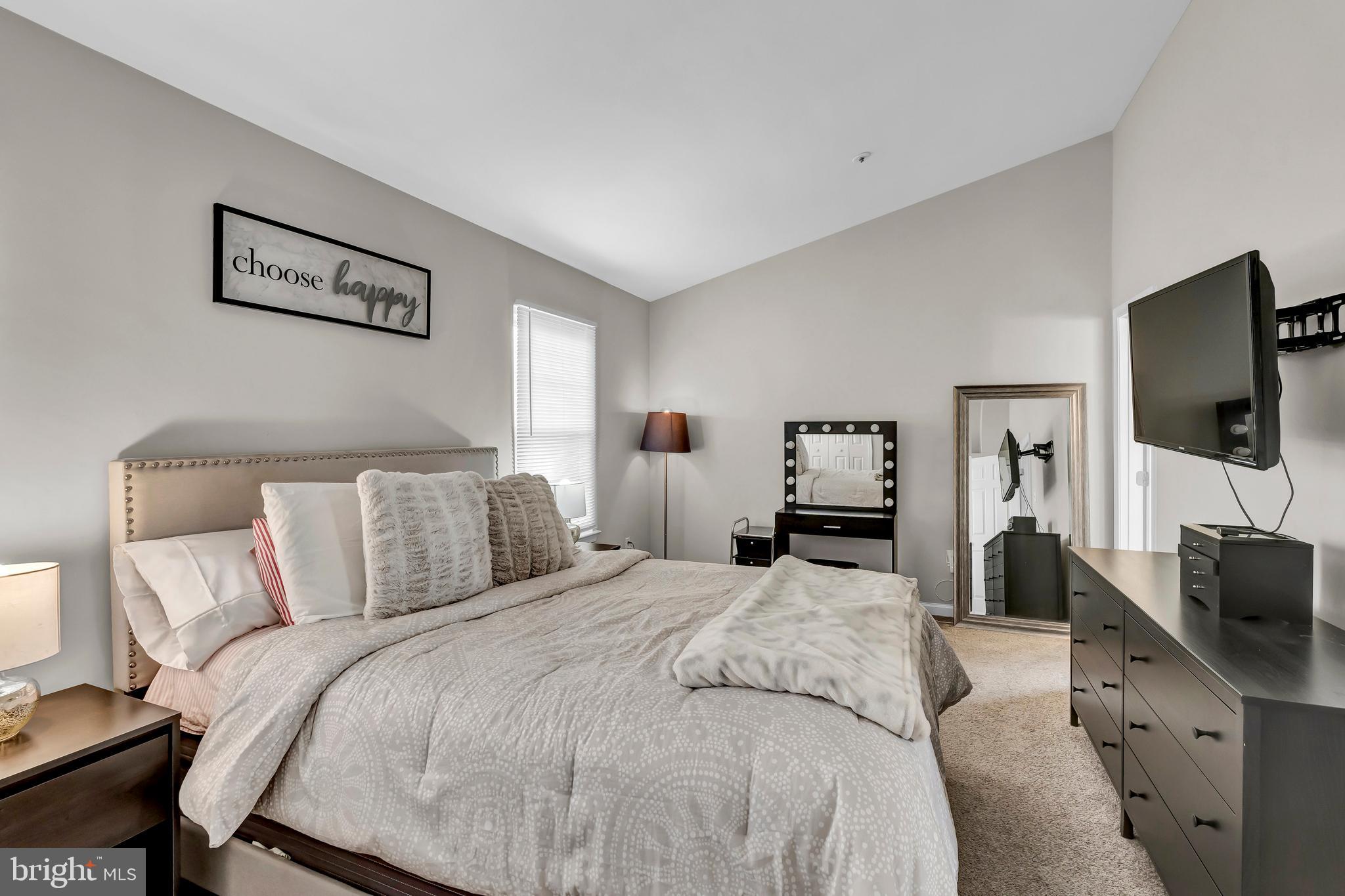 1841 CEDARWOOD COURT