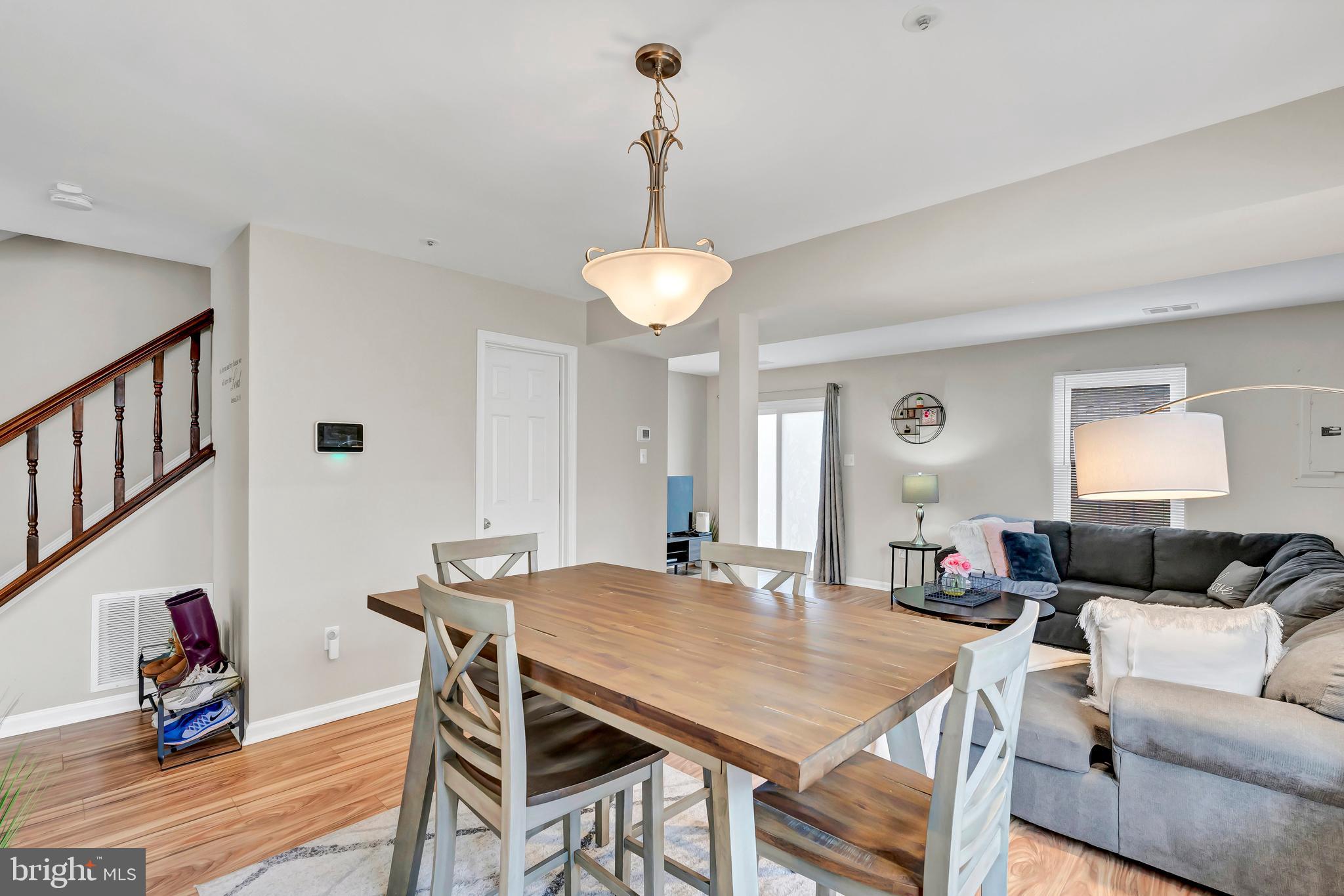 1841 CEDARWOOD COURT