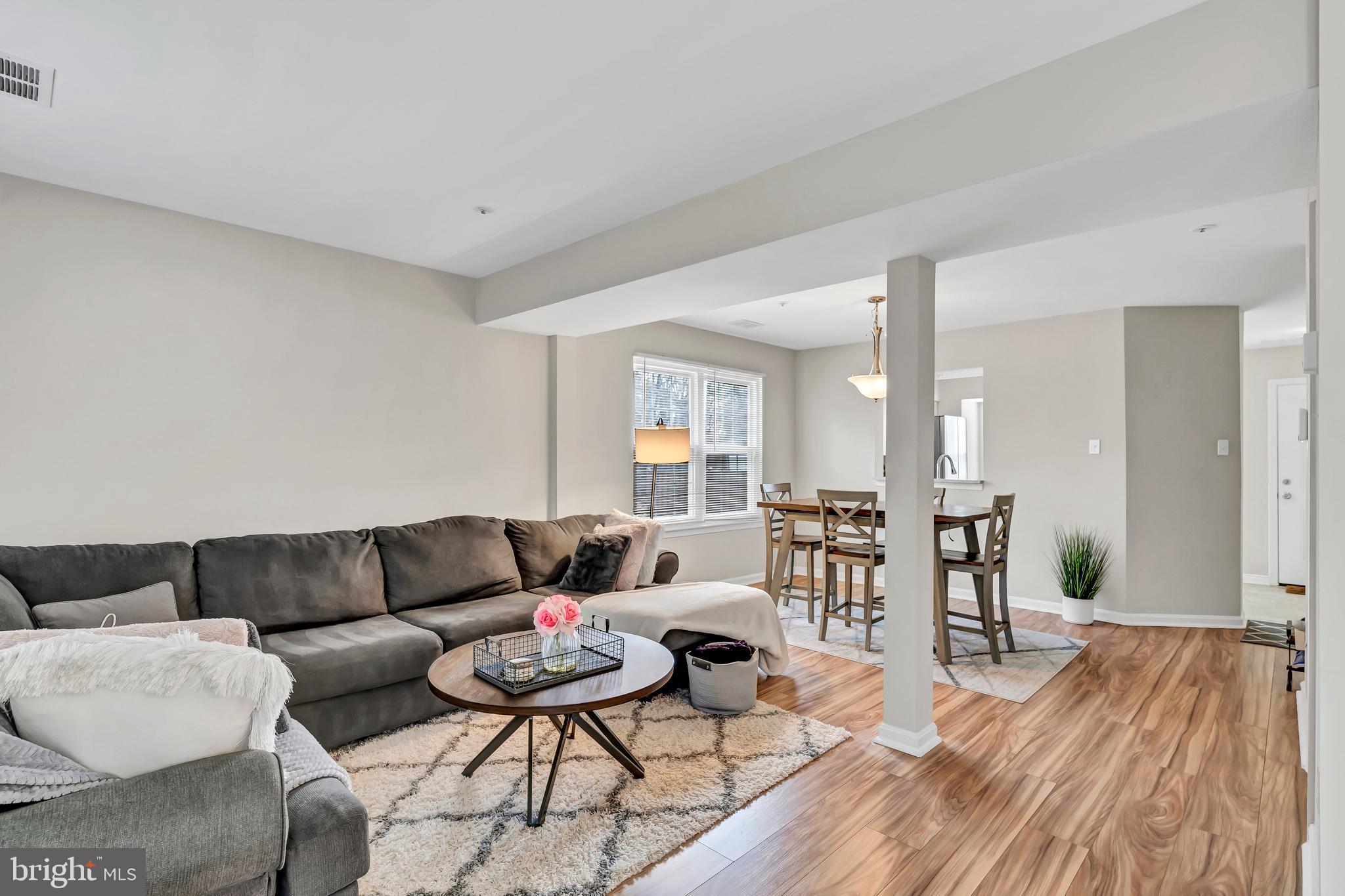 1841 CEDARWOOD COURT