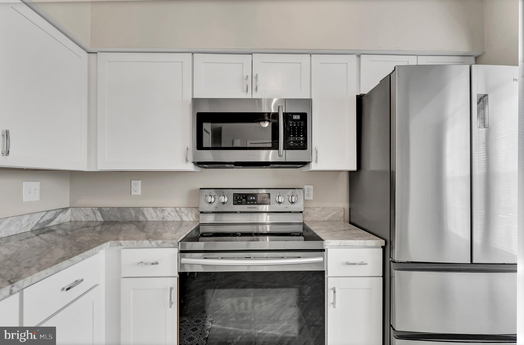 1841 CEDARWOOD COURT