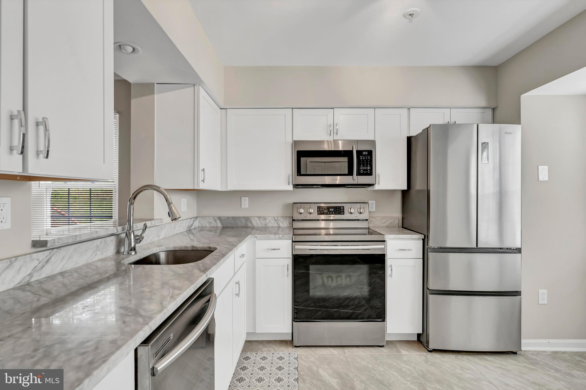 1841 CEDARWOOD COURT