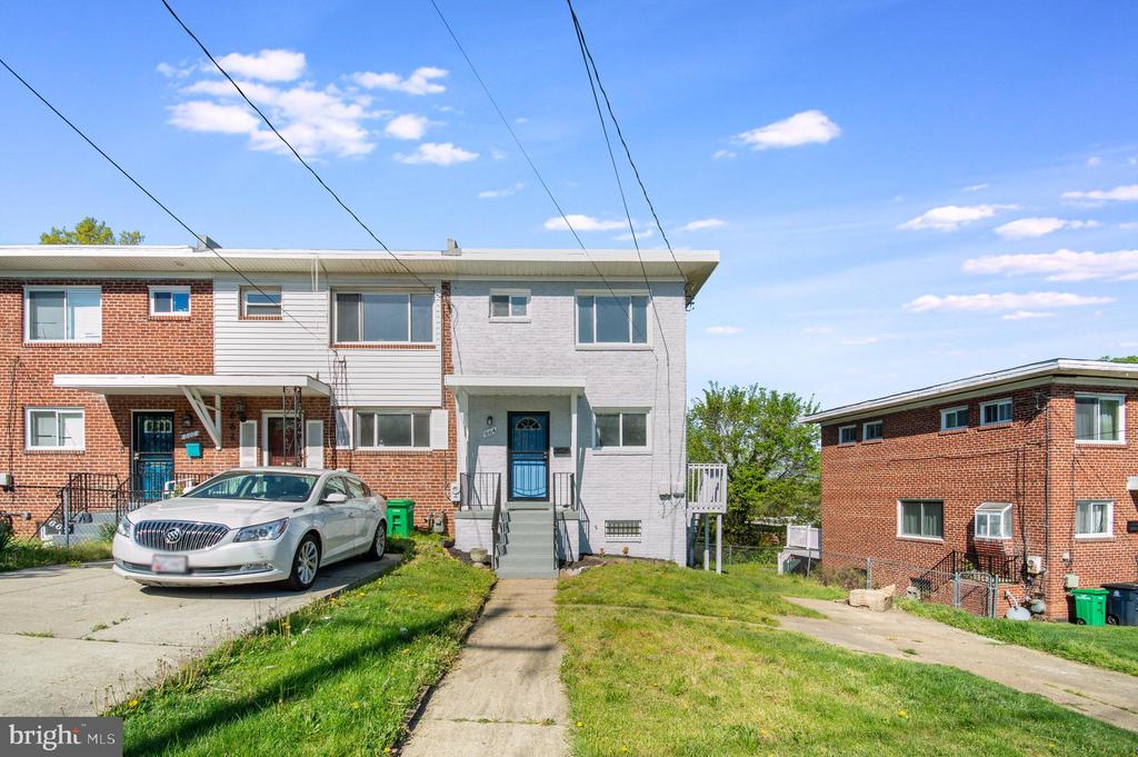 664 AUDREY LANE