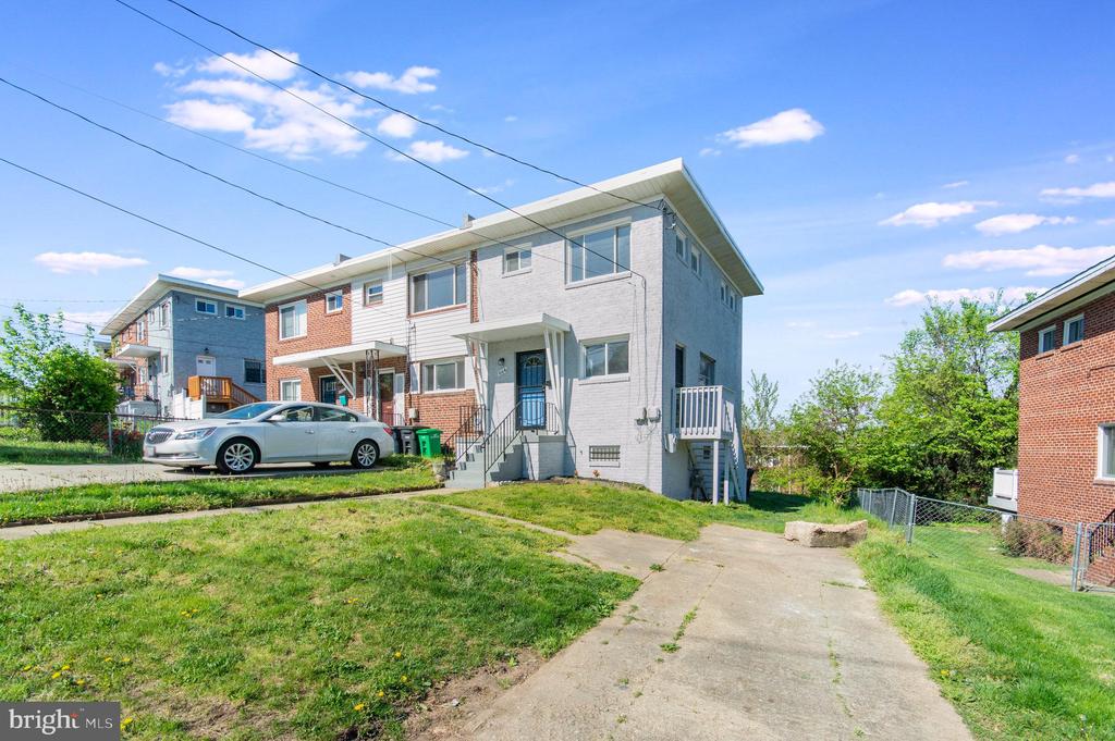 664 AUDREY LANE