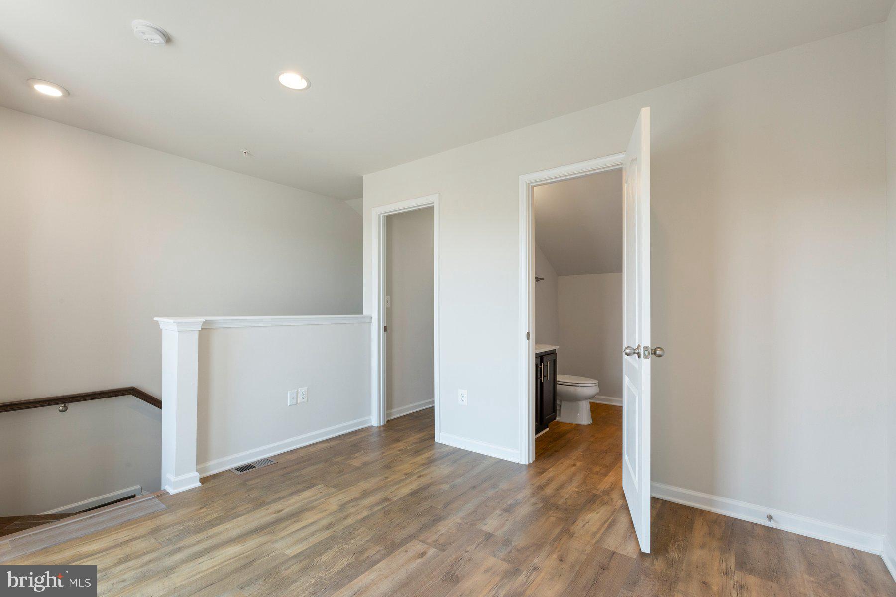 9070 FOX STREAM WAY
