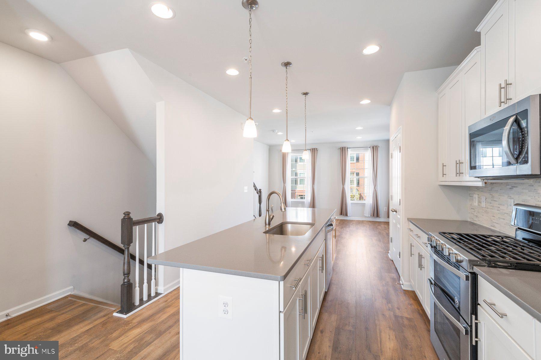 9070 FOX STREAM WAY