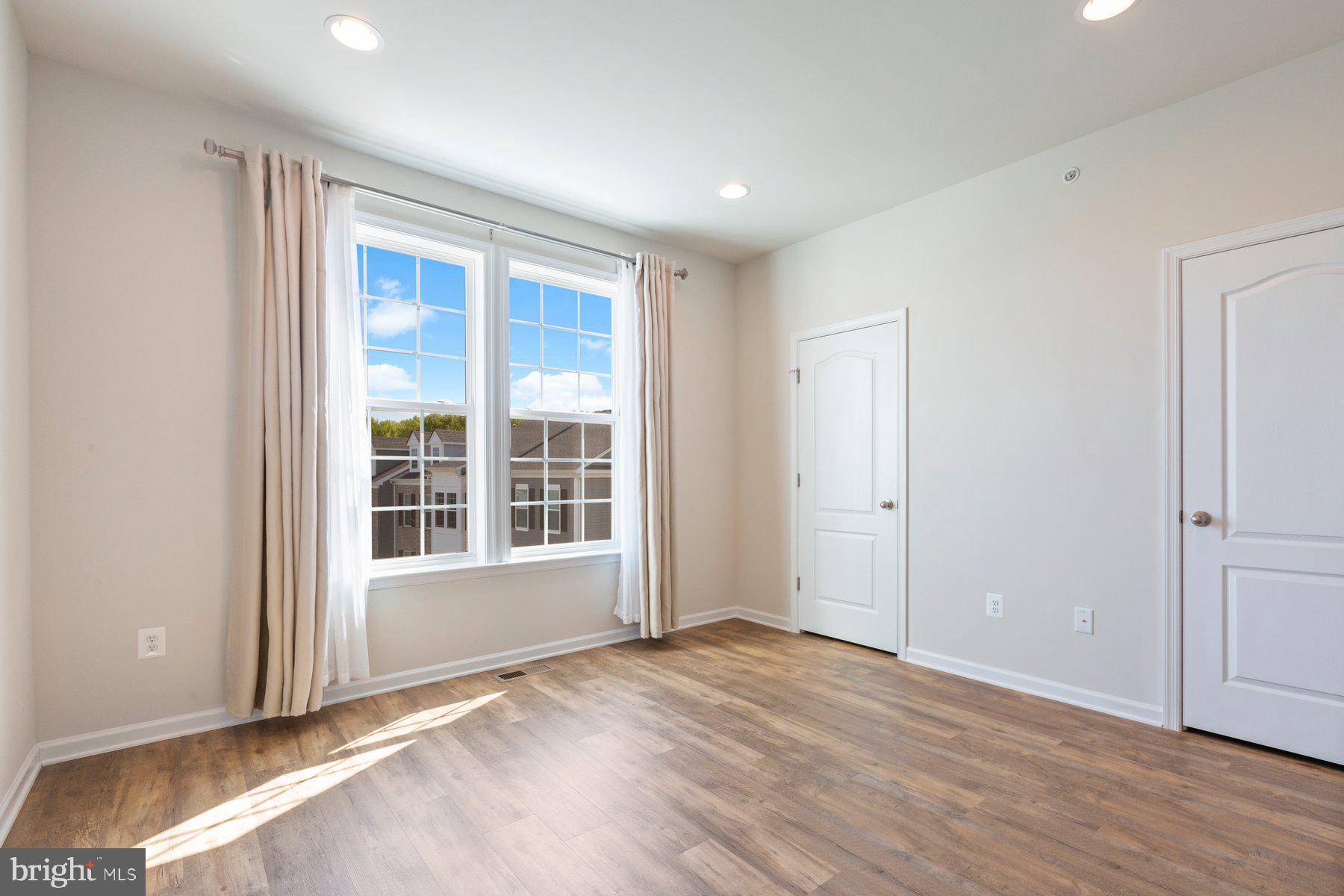 9070 FOX STREAM WAY