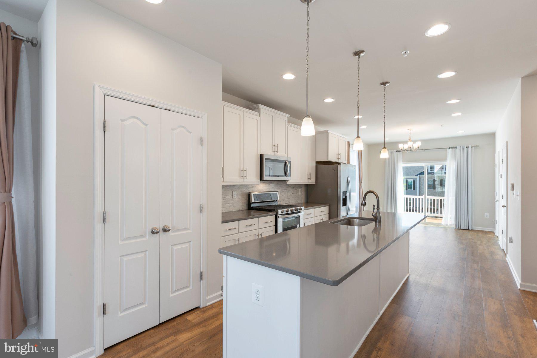 9070 FOX STREAM WAY