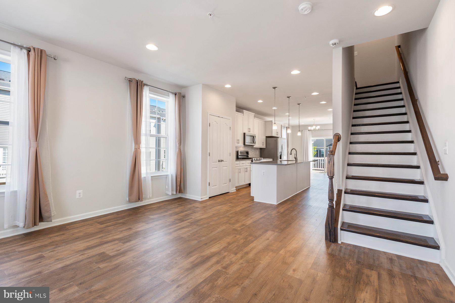 9070 FOX STREAM WAY