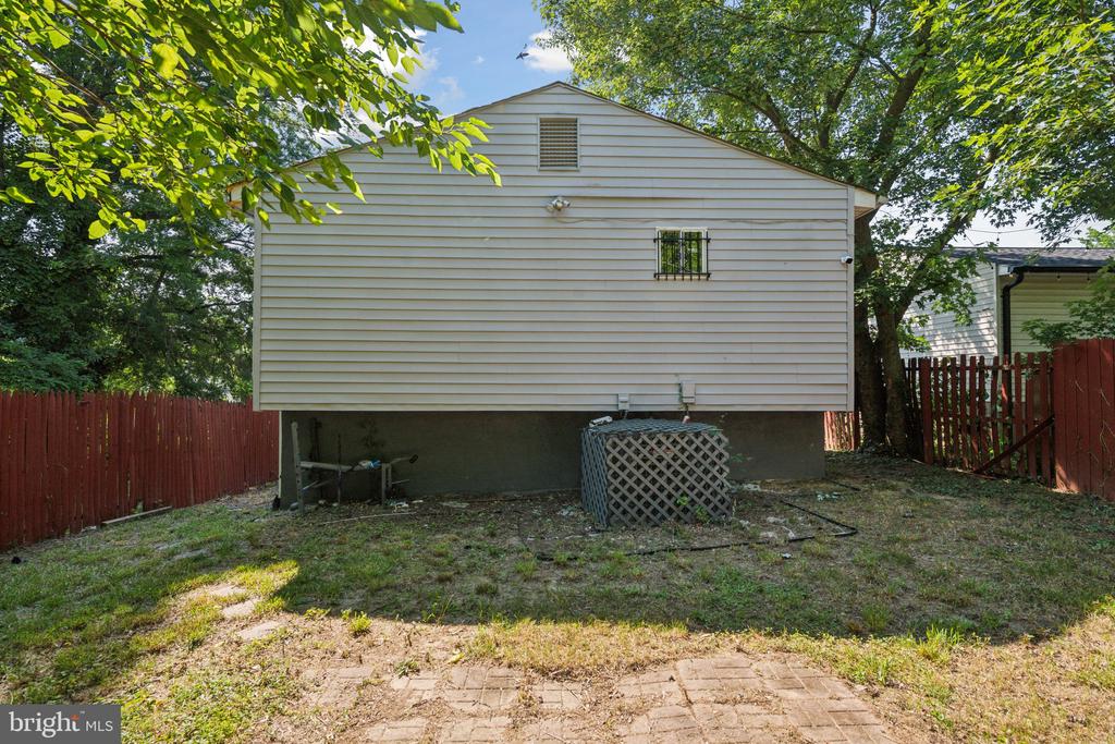 1019 GLACIER AVENUE