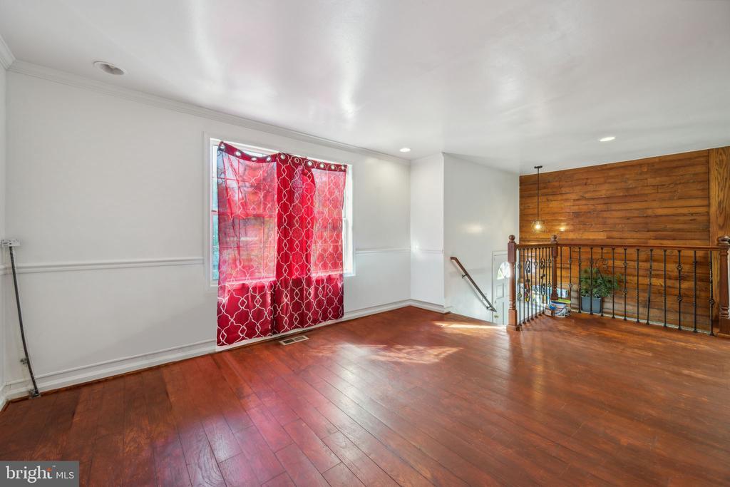 1019 GLACIER AVENUE