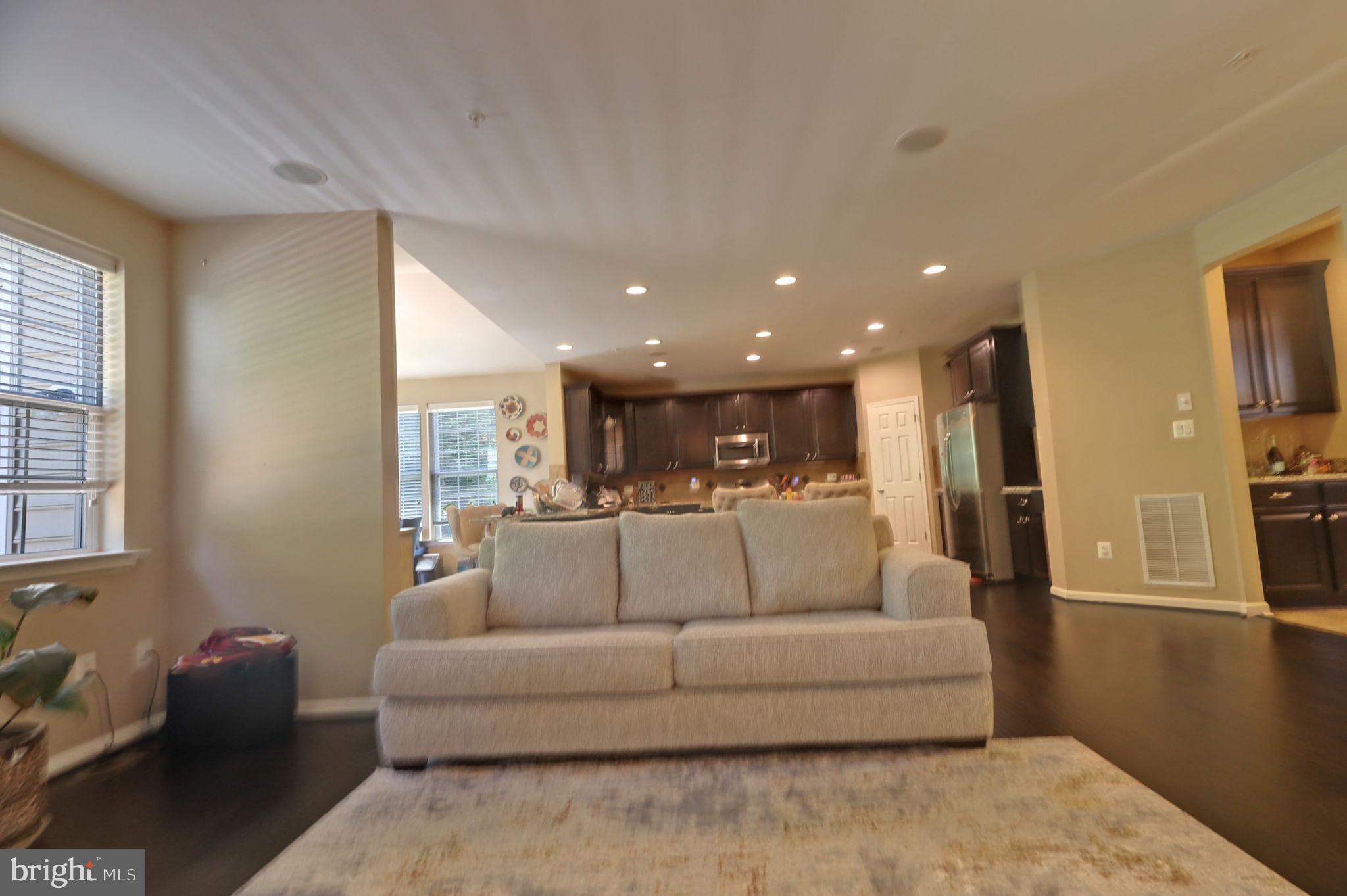 2802 LAKE FOREST DRIVE