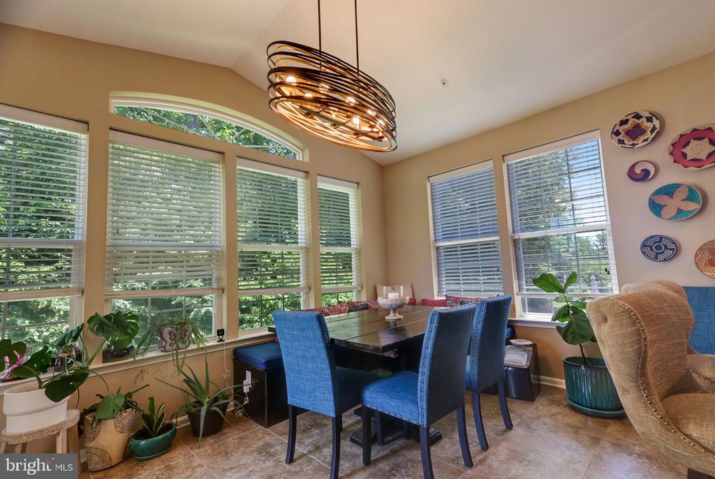 2802 LAKE FOREST DRIVE