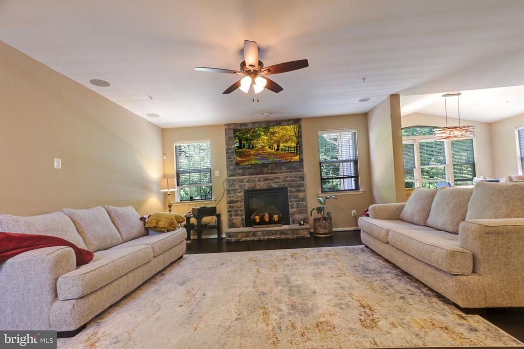 2802 LAKE FOREST DRIVE