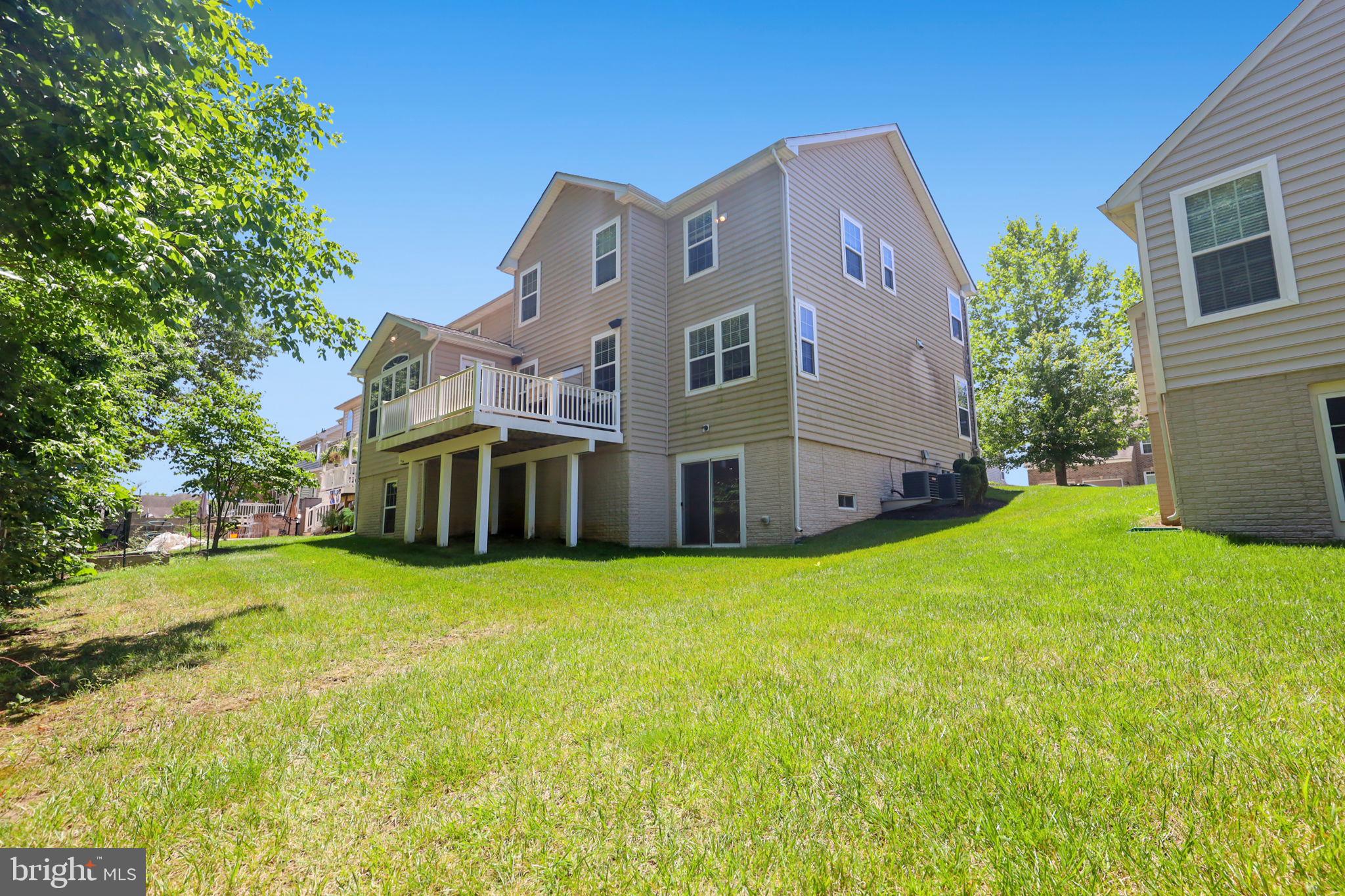 2802 LAKE FOREST DRIVE