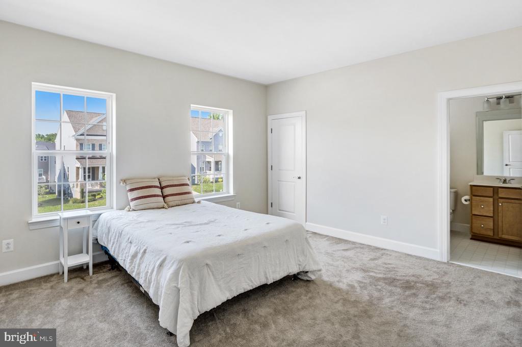 3804 GENTLE BREEZE DRIVE