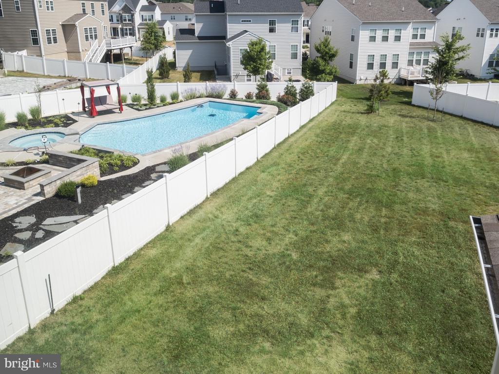 3804 GENTLE BREEZE DRIVE