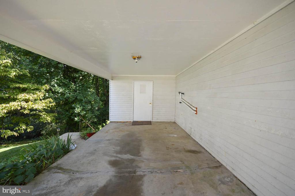 13104 CLARION COURT