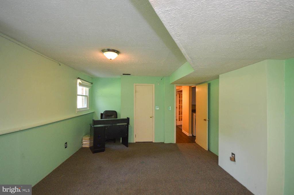 13104 CLARION COURT