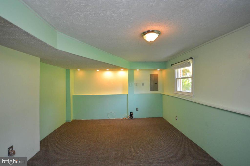 13104 CLARION COURT