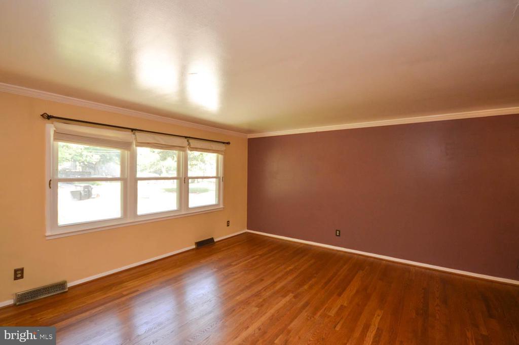 13104 CLARION COURT