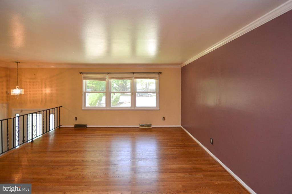 13104 CLARION COURT