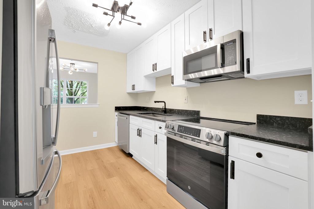 7108 WILDROSE COURT
