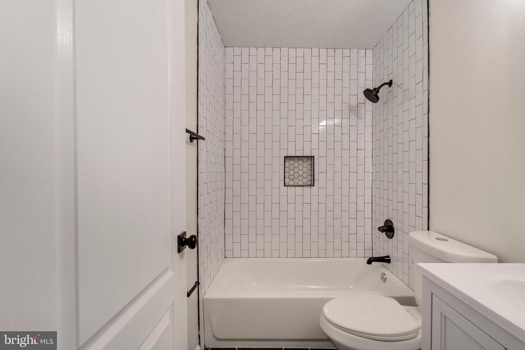 7108 WILDROSE COURT