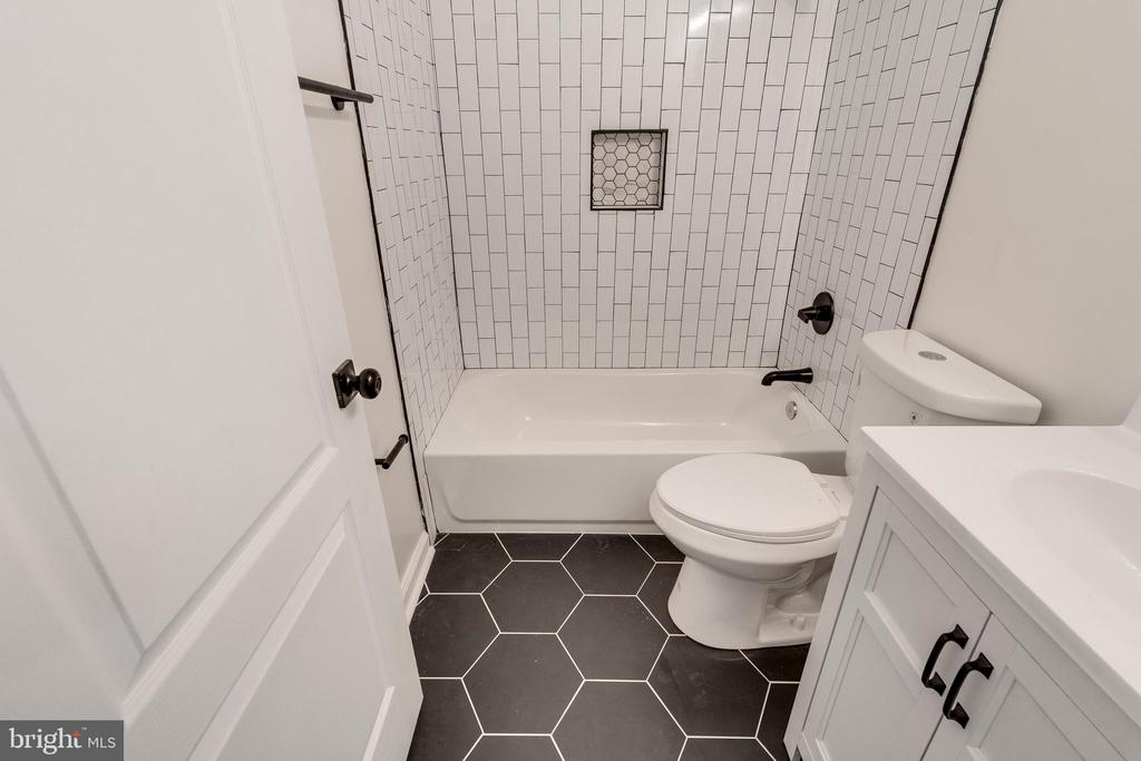 7108 WILDROSE COURT