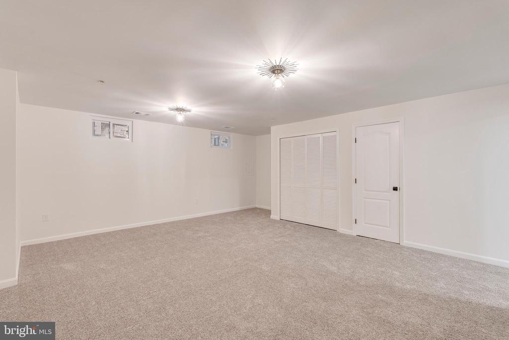 7108 WILDROSE COURT