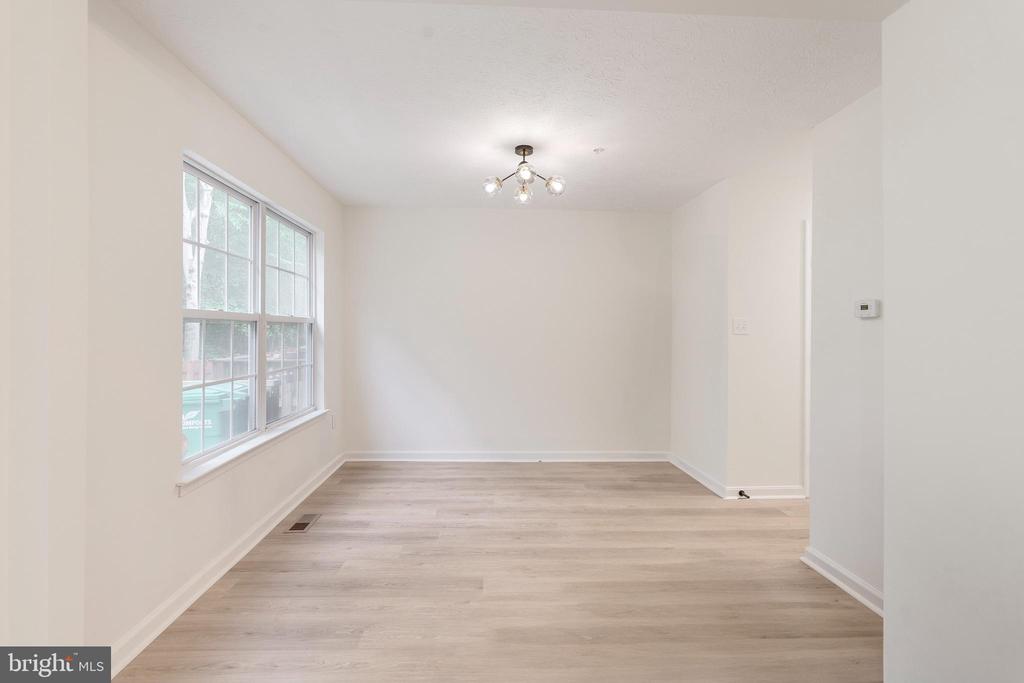 7108 WILDROSE COURT