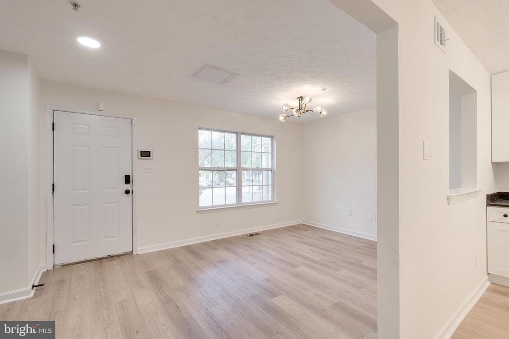7108 WILDROSE COURT