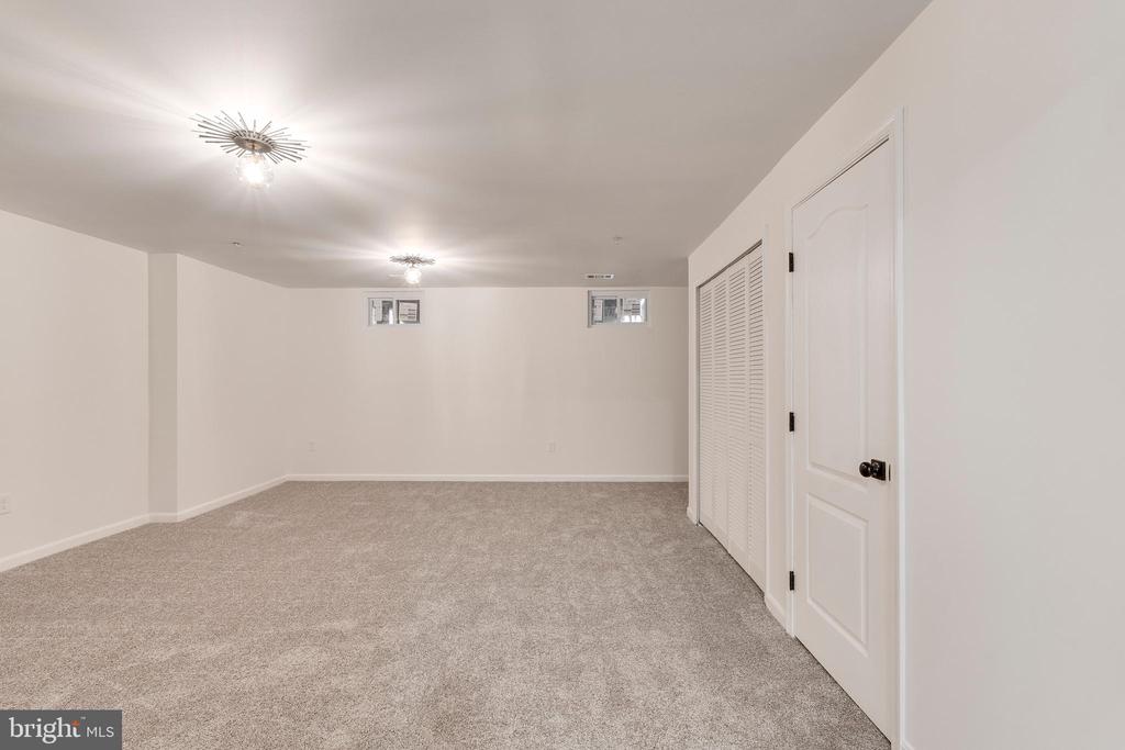 7108 WILDROSE COURT