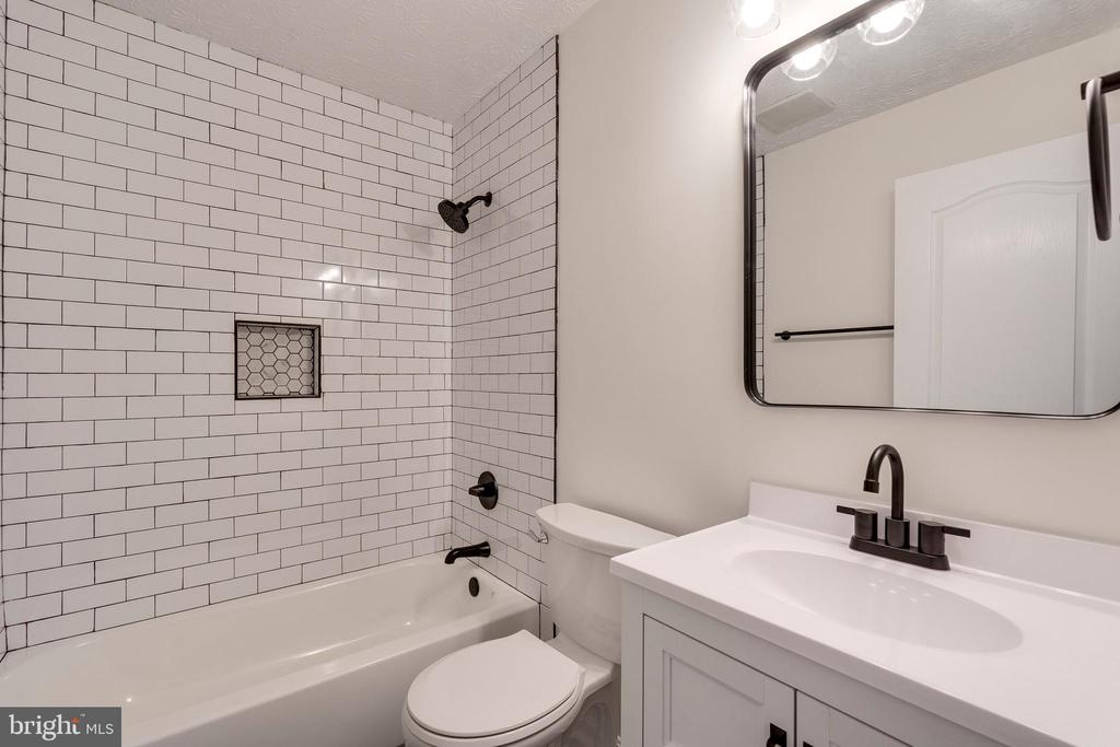 7108 WILDROSE COURT