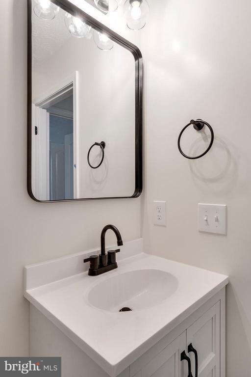 7108 WILDROSE COURT