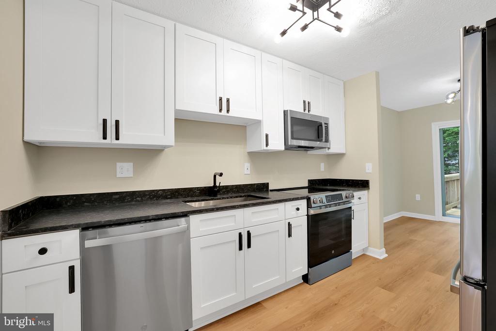 7108 WILDROSE COURT