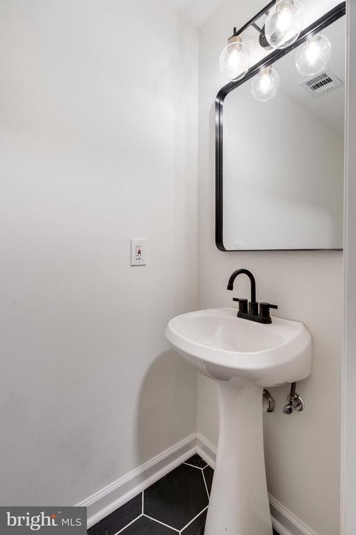 7108 WILDROSE COURT