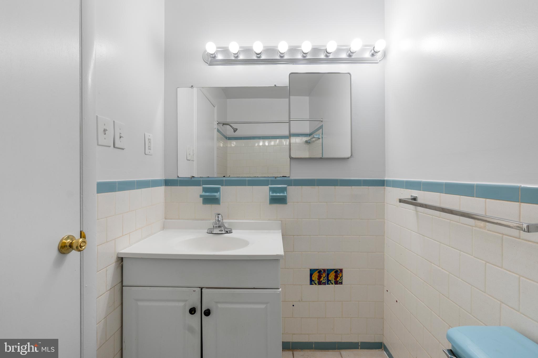 5117 CLACTON AVENUE 74