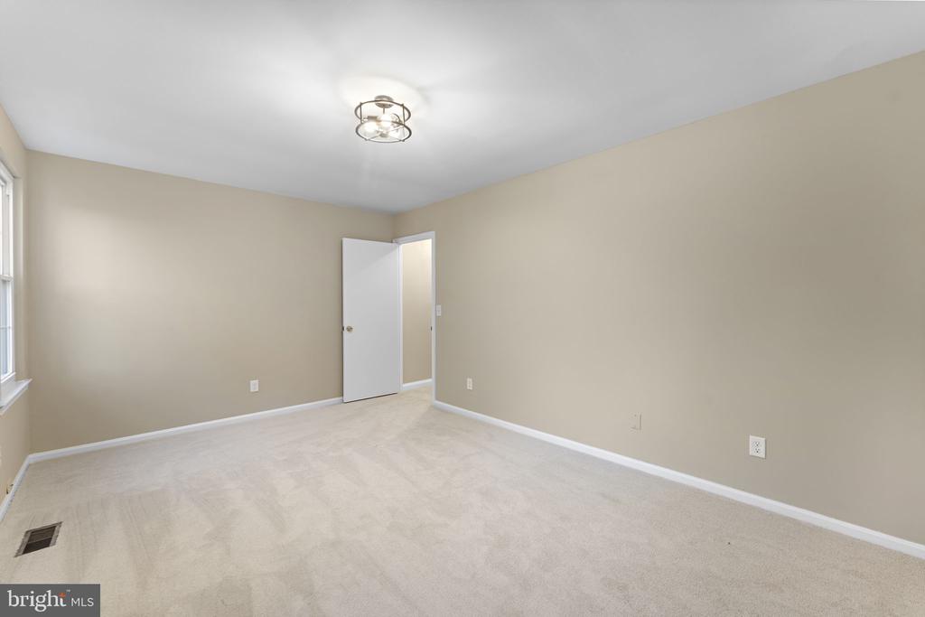 1039 PHAIR PLACE
