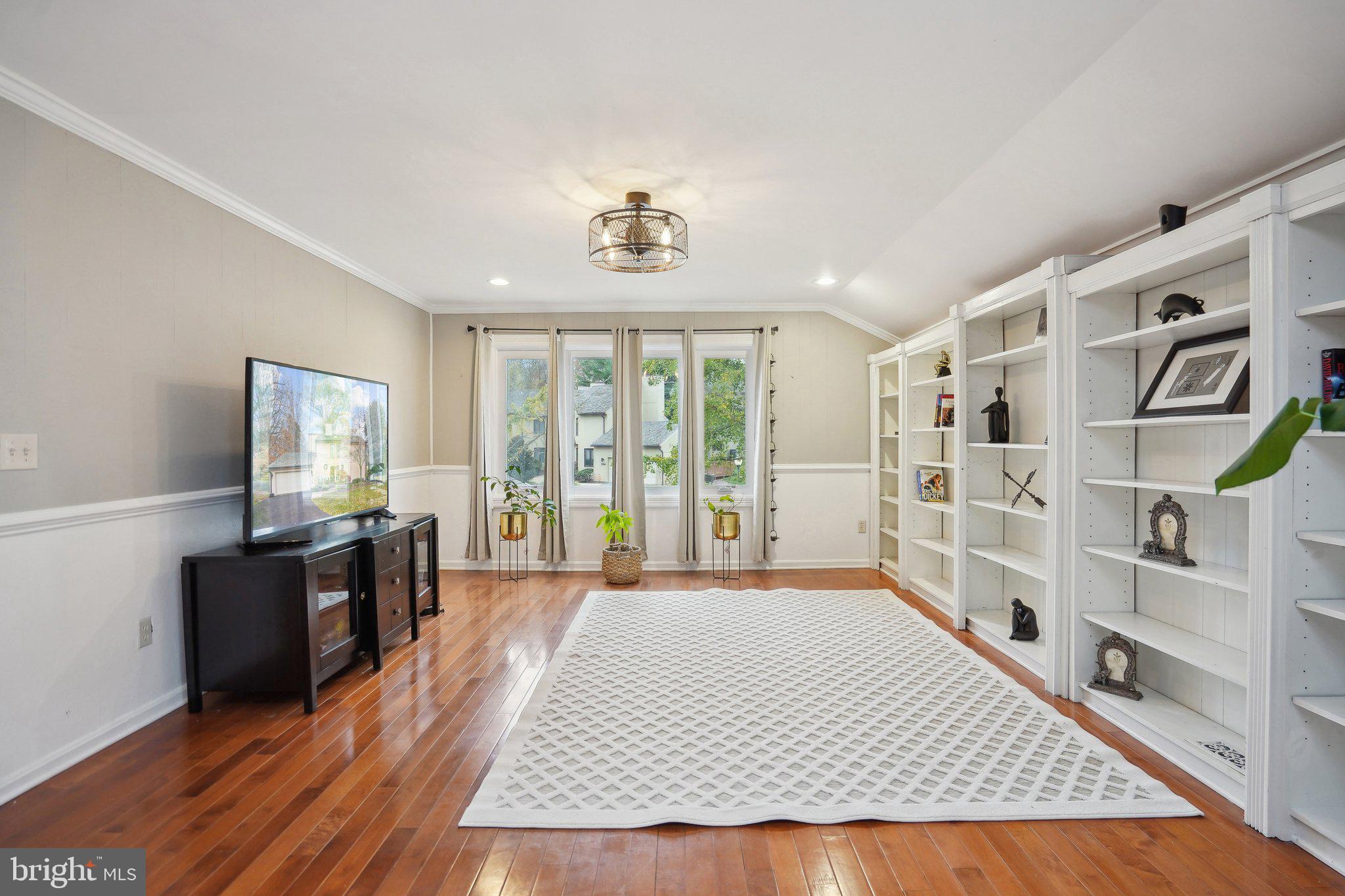 3111 COURTSIDE ROAD