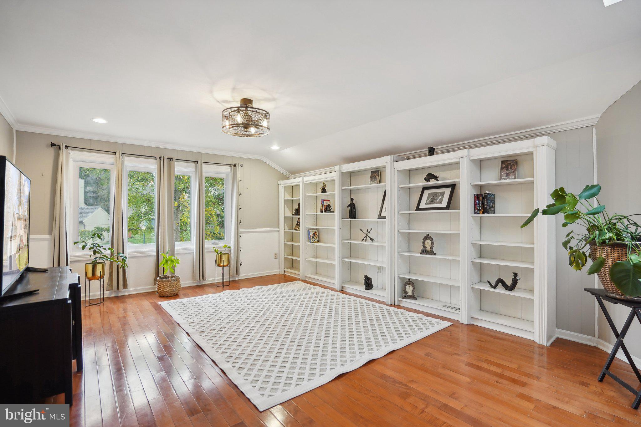 3111 COURTSIDE ROAD