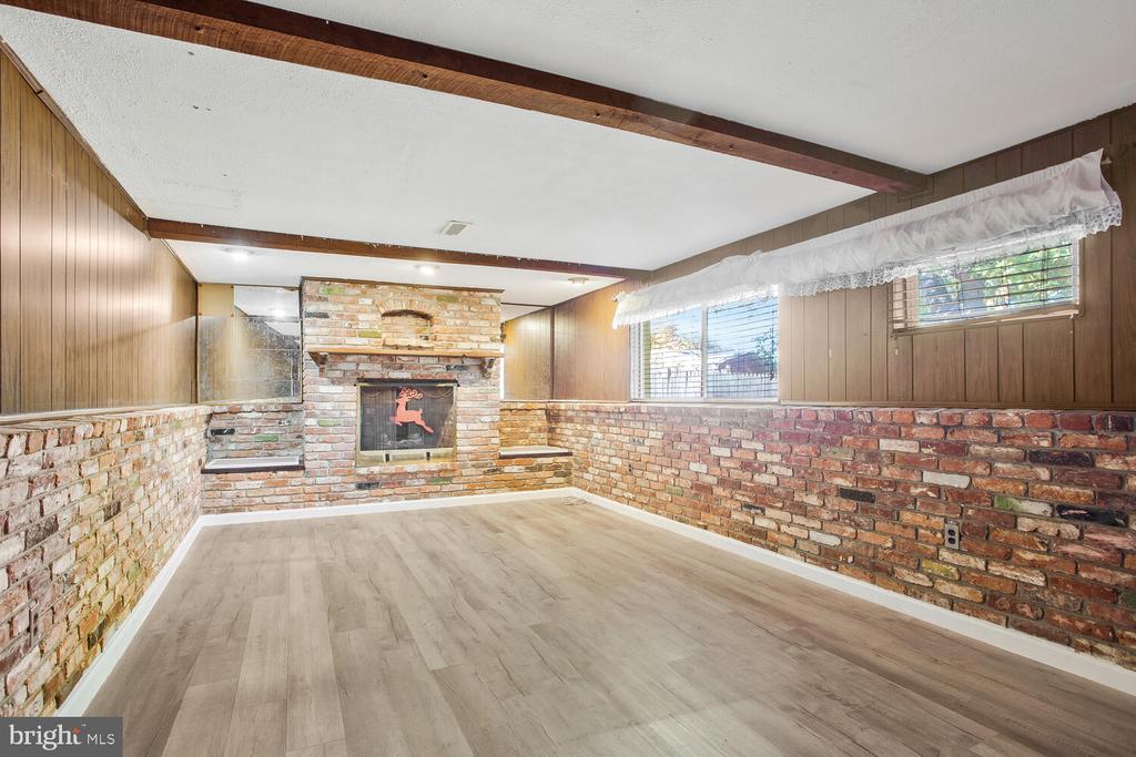 6304 SOMERSET ROAD