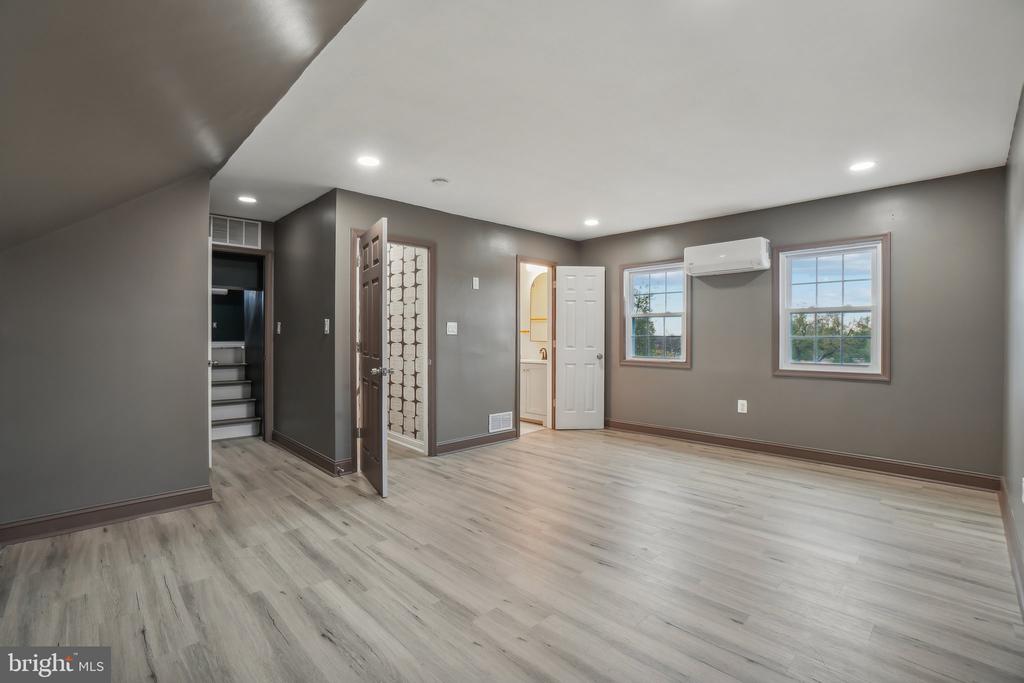 6605 KARLSON COURT