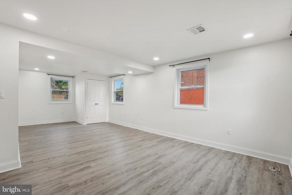 6605 KARLSON COURT