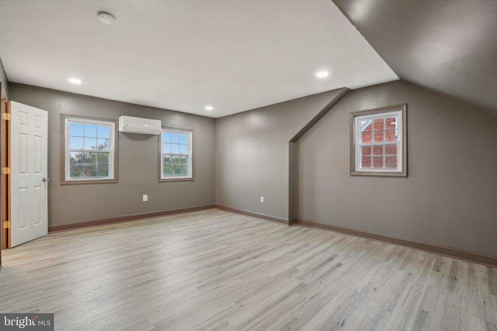 6605 KARLSON COURT